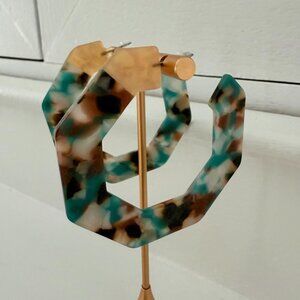 🎨 Multicolor Geometric Resin Hoop Earrings 🌀✨